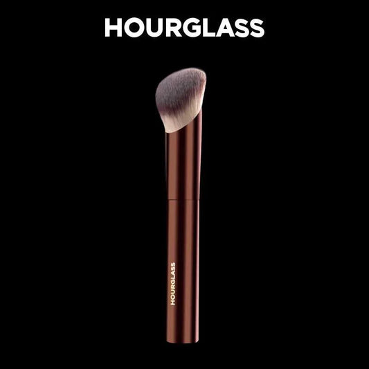 Hourglass Makeup Brush- No.21 Ambient Soft Glow Foundation Brush Soft Fiber Hair Fashion Design Single Face Brush Éditions Traditions & Modernité Inc. 185981985;20260611;1781193849eJcmD