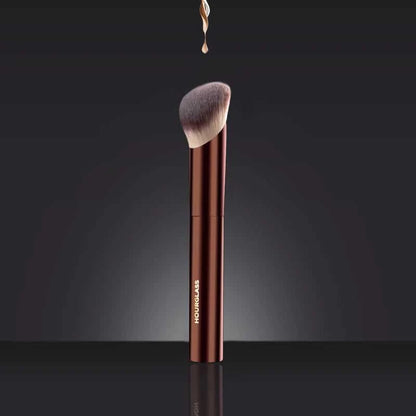 Hourglass Makeup Brush- No.21 Ambient Soft Glow Foundation Brush Soft Fiber Hair Fashion Design Single Face Brush Éditions Traditions & Modernité Inc. 185981985;20260611;1781193849eJcmD