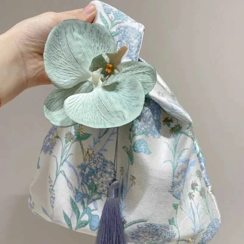 Flower Pendant Lunch Bag Cosmetic Bag New Chinese Style Handbag Tassel Knot Wrist Bag Small Item Pouch Cheongsam Accessories Éditions Traditions & Modernité Inc. 186642742;20260626;1782517653jsOJL