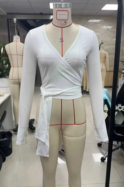 Women Sexy Wrap Crop Tops Tees Long Sleeve Deep V Neck Tie Workout Ballet Pilates Yoga T-Shirts with Thumb Holes Cropped Tops Éditions Traditions & Modernité Inc. 186642954;20260626;1782518136y6cxN