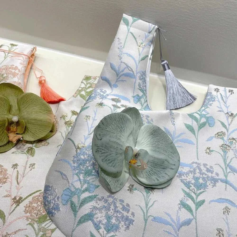 Flower Pendant Lunch Bag Cosmetic Bag New Chinese Style Handbag Tassel Knot Wrist Bag Small Item Pouch Cheongsam Accessories Éditions Traditions & Modernité Inc. 186642742;20260626;1782517653jsOJL
