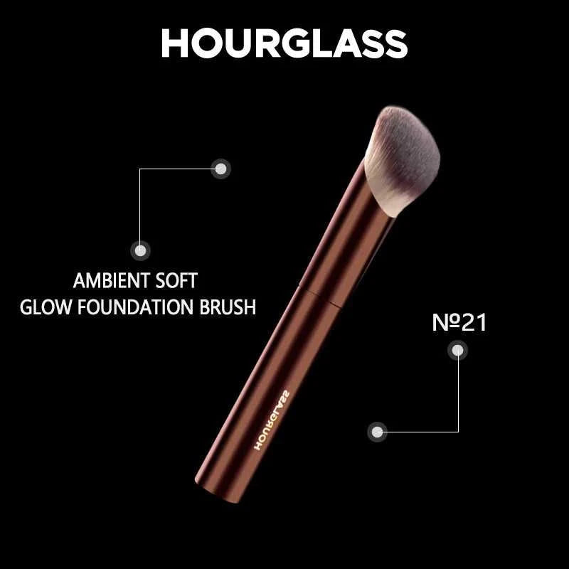 Hourglass Makeup Brush- No.21 Ambient Soft Glow Foundation Brush Soft Fiber Hair Fashion Design Single Face Brush Éditions Traditions & Modernité Inc. 185981985;20260611;1781193849eJcmD